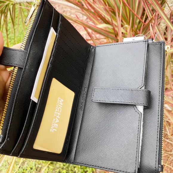 NWT💕 Gaby’sBags💕Michael Kors Large Wristlet - Picture 4 of 4